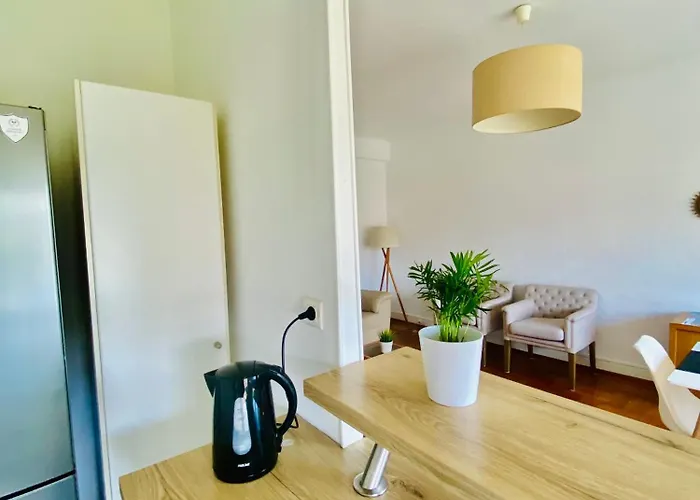 Appartement Grand 3 Pièces Avec Parking à Cimiez *